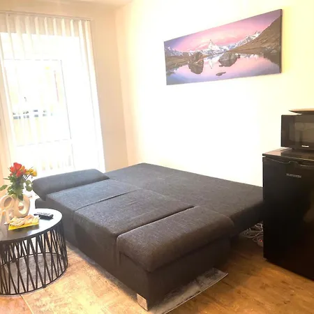 Neubauwohnung In - Sehr Zentral Mit Gratis Parkplatz *