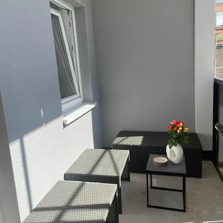 Neubauwohnung In - Sehr Zentral Mit Gratis Parkplatz *