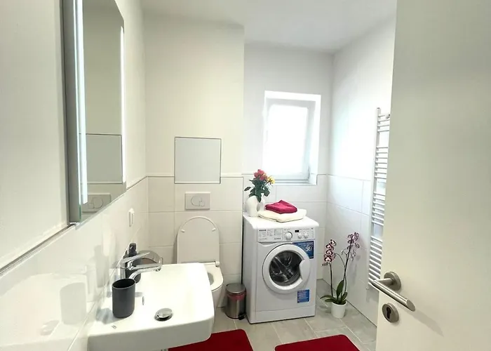 Apartment Neubauwohnung In - Sehr Zentral,gratis Parkplatz Und Balkon *