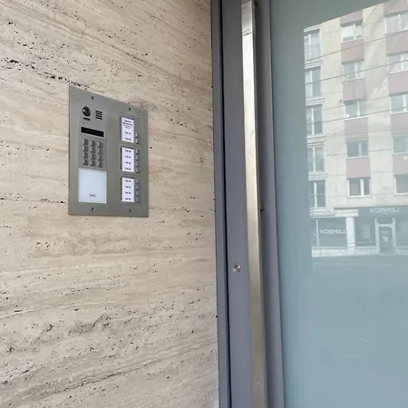 Neubauwohnung In - Sehr Zentral,gratis Parkplatz Und Balkon